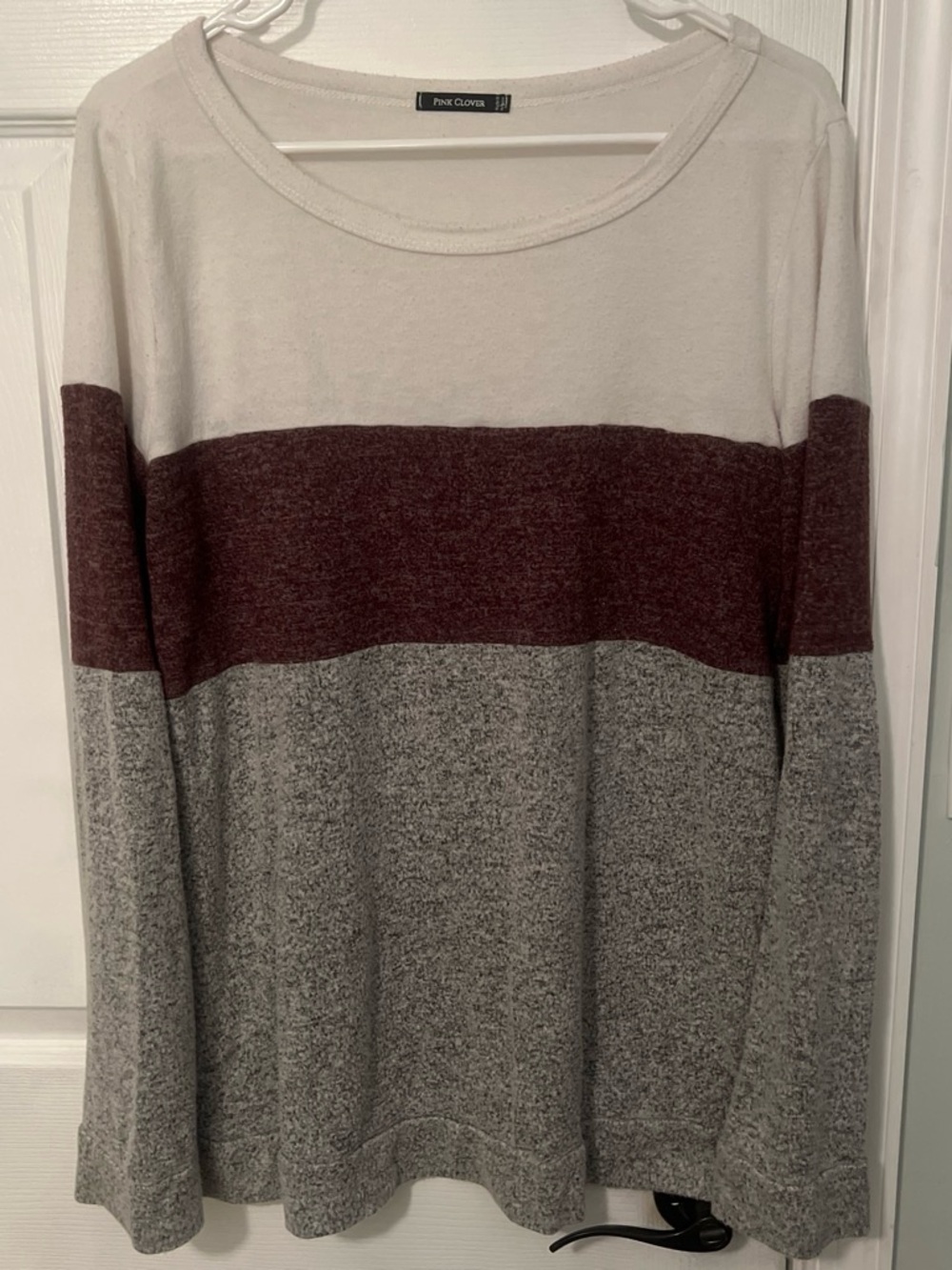 Pink Clover Colorblock Crewneck Sweater - Cream, Maroon & Gray